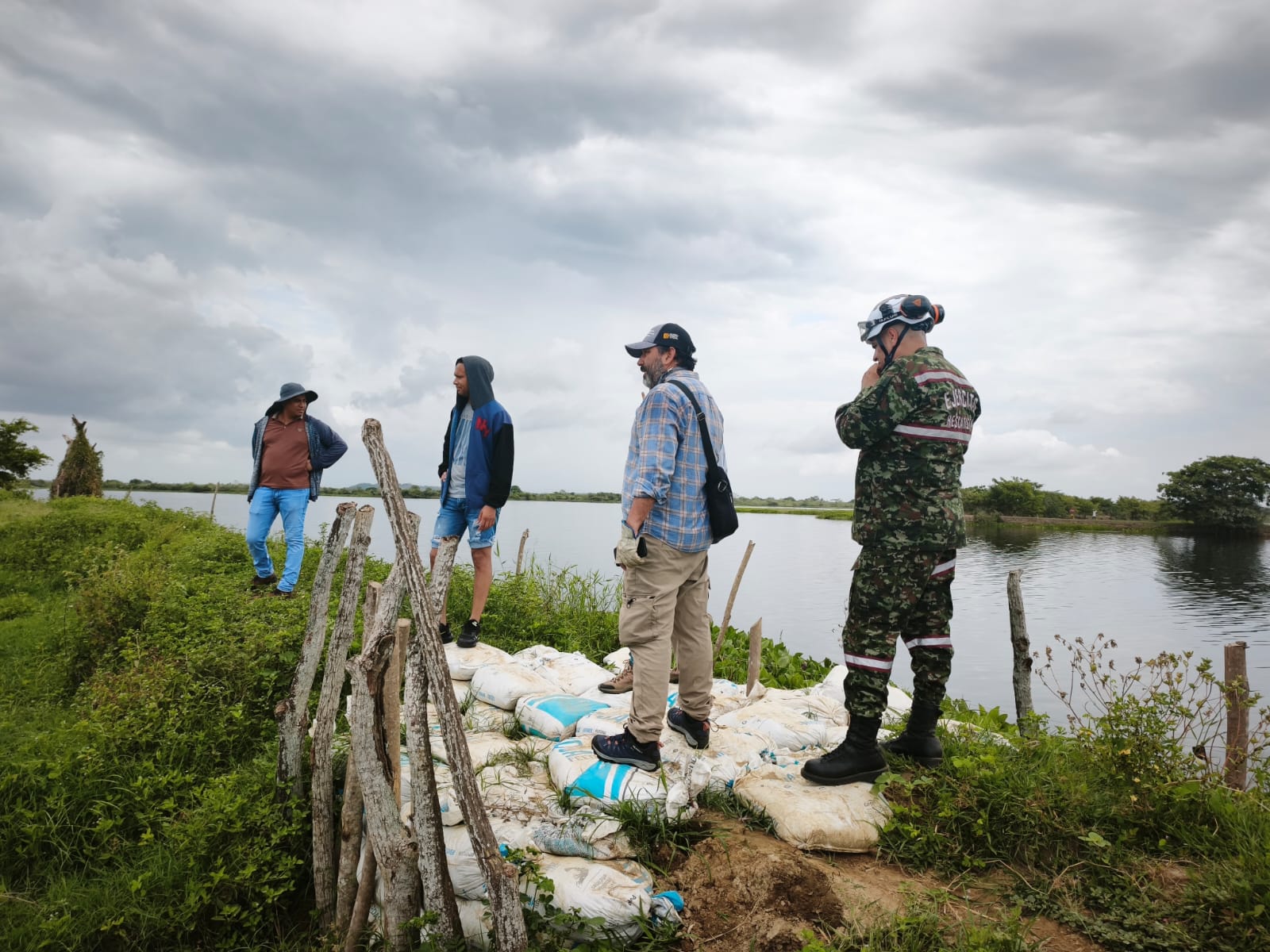 Personel barajları denetledi.