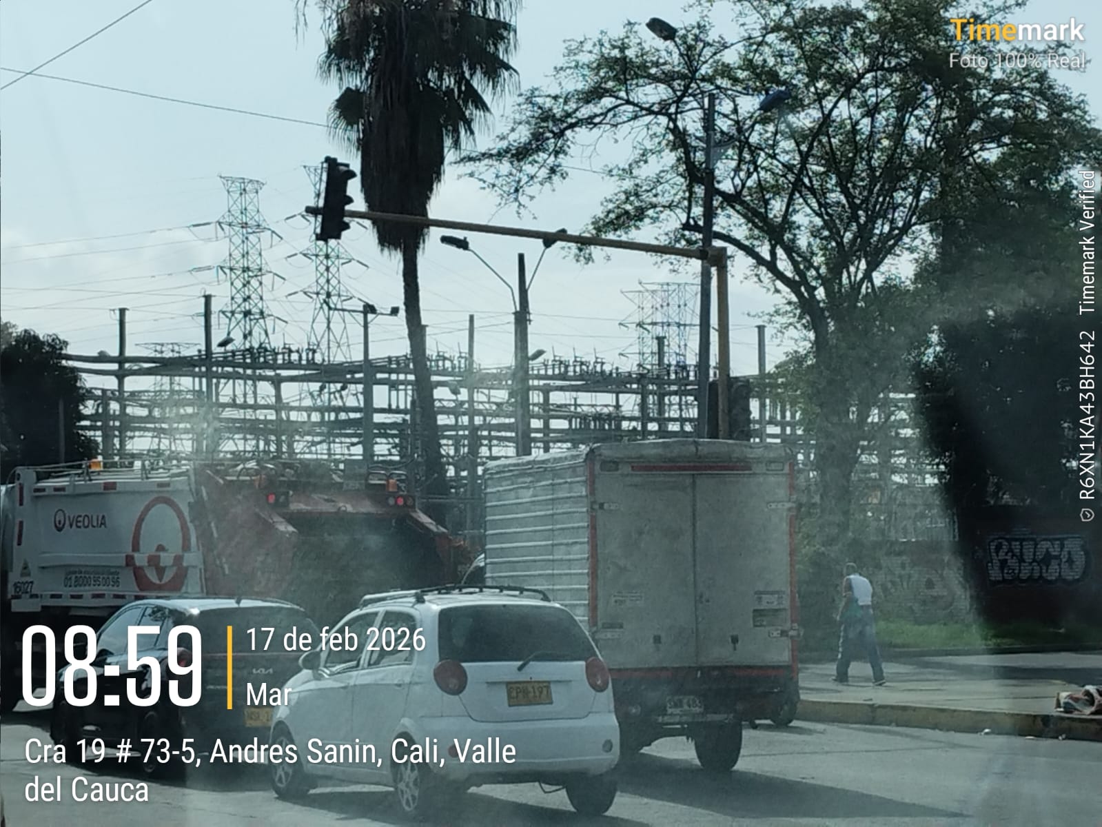 Vandalismo y robos en intersecciones semaforizadas de Cali.