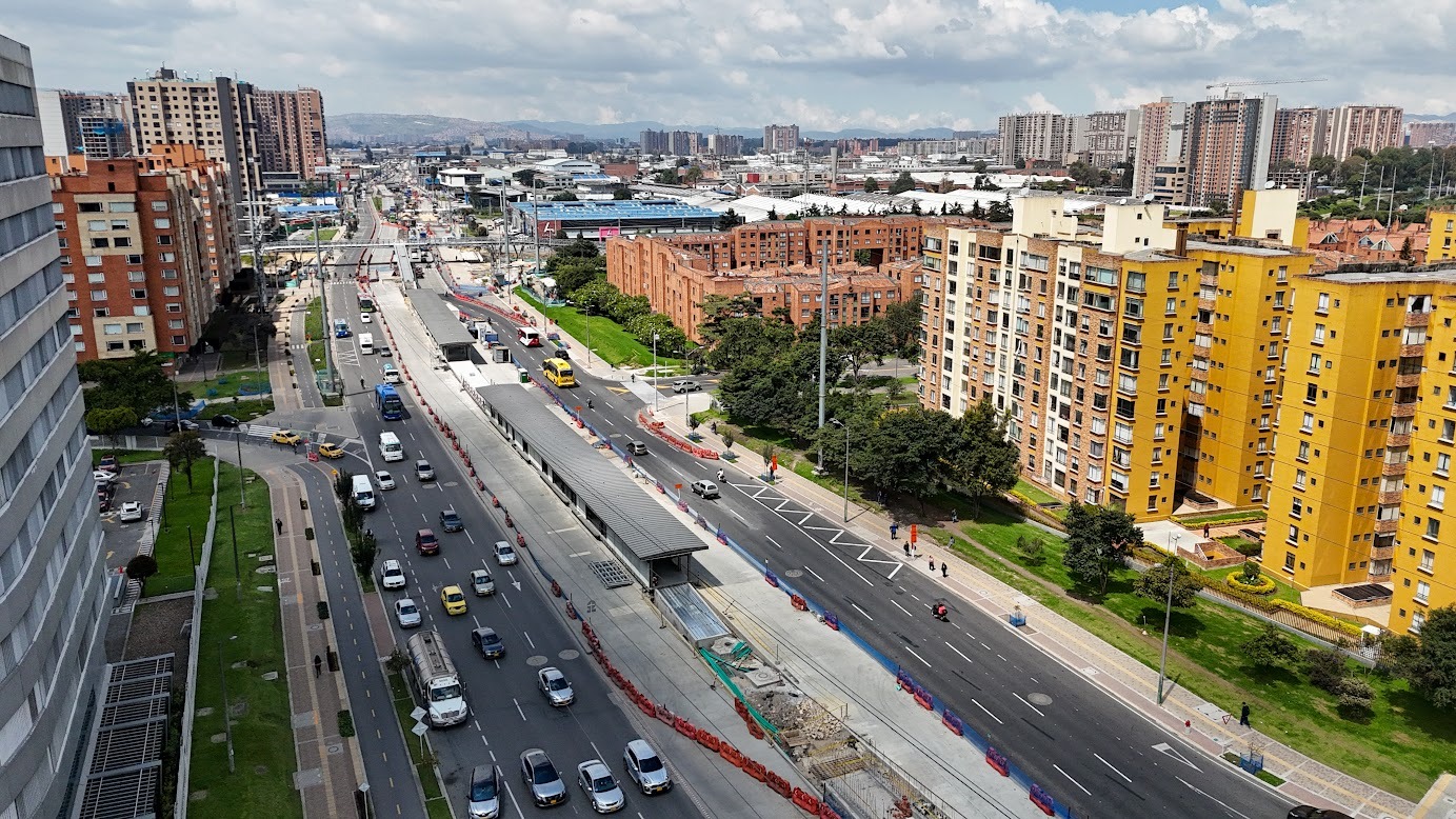 Grupo 6 de la avenida 68