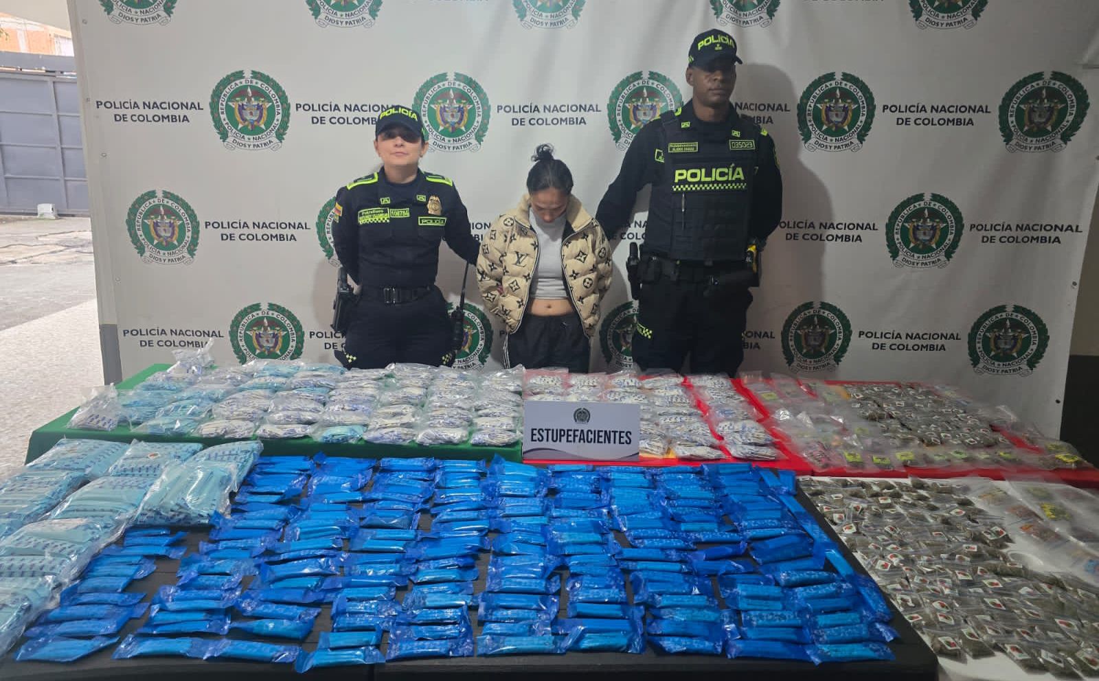 Capturan a una mujer que transportaba 6.000 dosis de droga en Bogotá