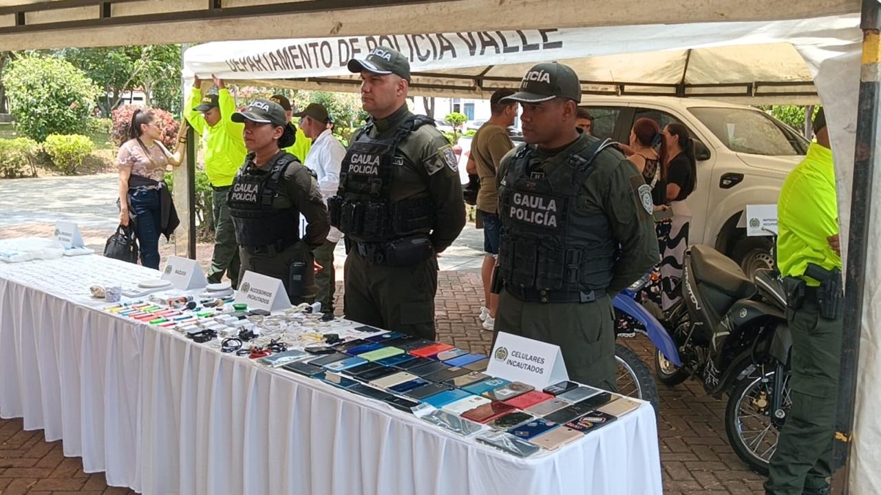Megatoma de la Policía en Buga.
