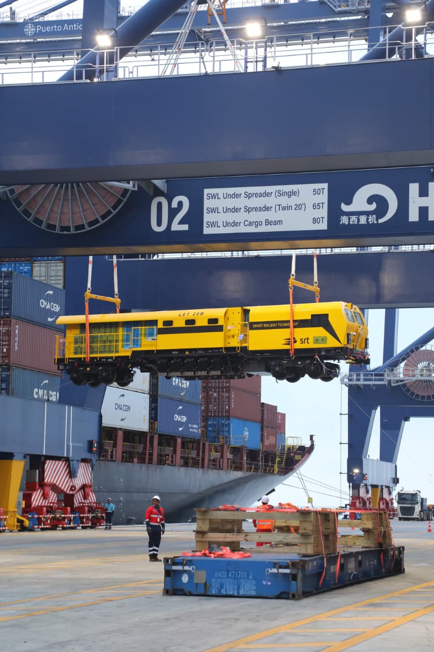 Así se ve la nueva reperfiladora del Metro Medellín