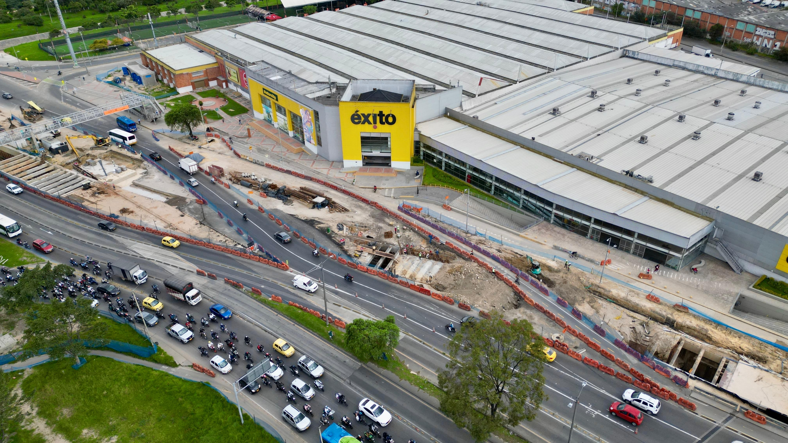 Paso deprimido de la avenida Las Américas con avenida 68