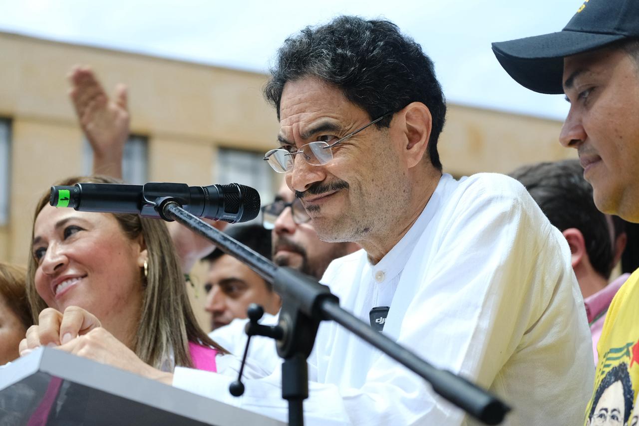 Iván Cepeda en evento en Bucaramanga.