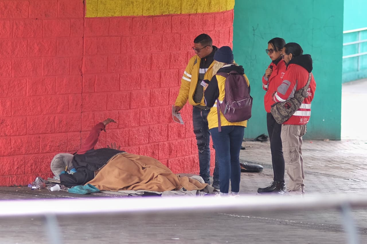 Equipos del Distrito realizan recorridos en estaciones de TransMilenio para identificar y atender a habitantes de calle. Foto: Archivo particular