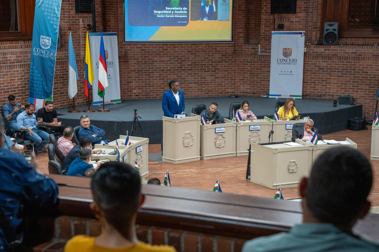 El secretario de Seguridad de Cali, Javier Garcés, en debate político en el Concejo.