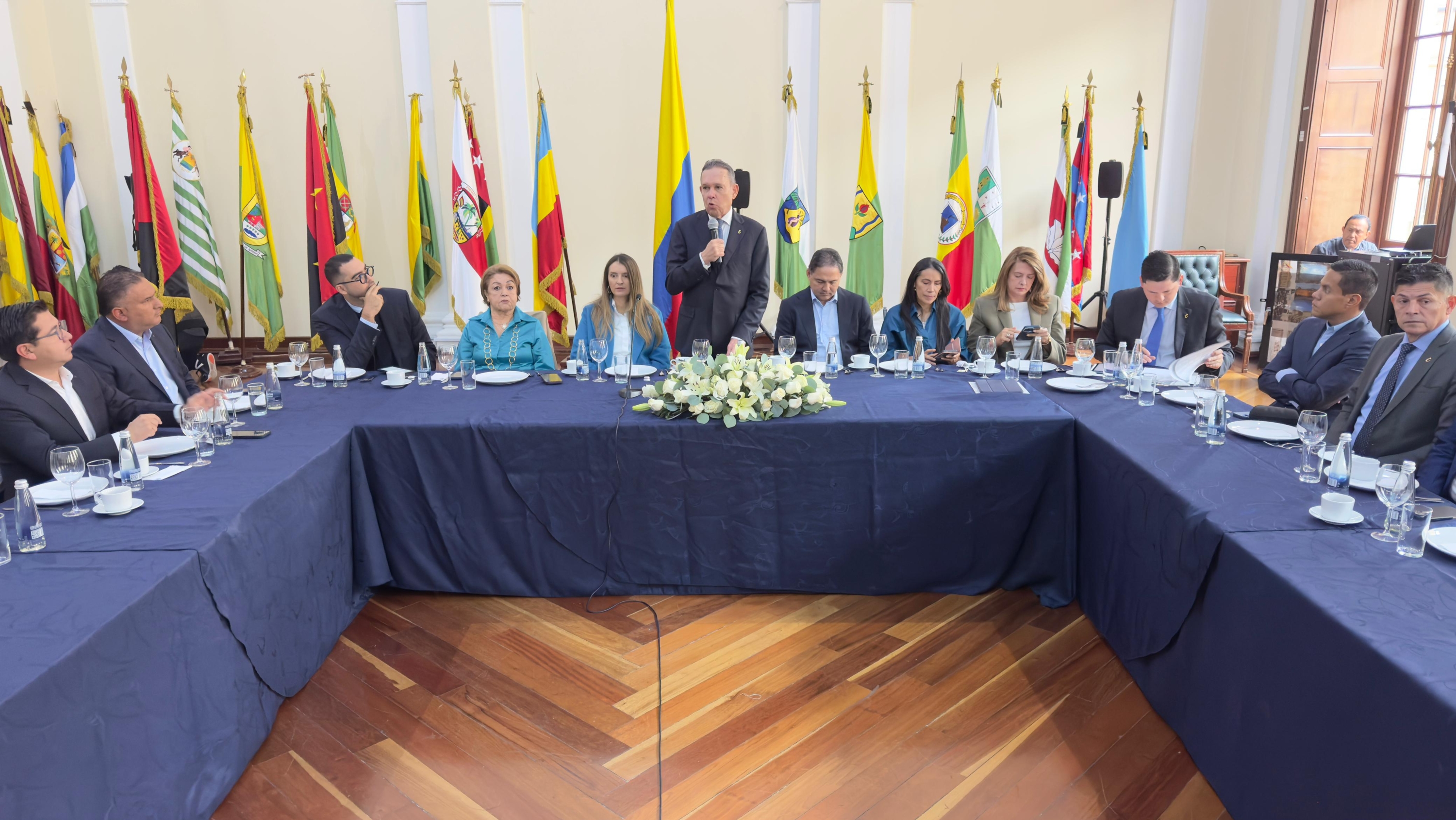 Reunión de los conservadores con Paloma Valencia.