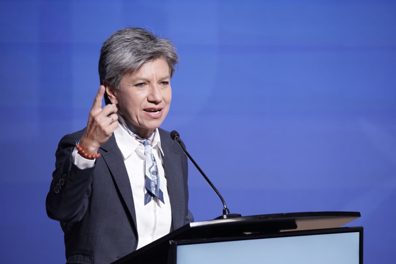 Claudia López habla de su propuesta para articular la Nación y las regiones.