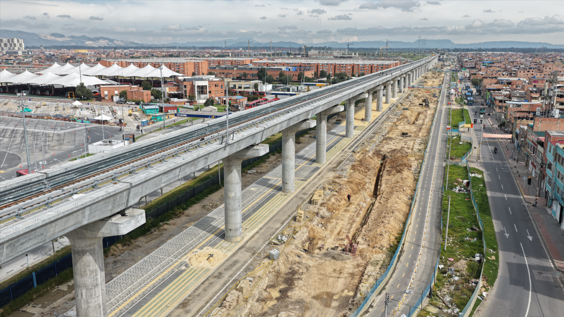 Construcción de andenes y ciclorrutas contiguas al trazado de la primera línea del metro de Bogotá