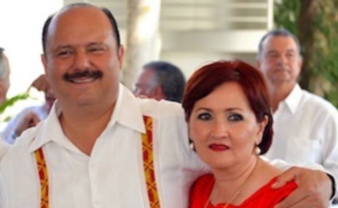 César Duarte (izq) y Bertha Olga Gómez Fong. (25/03/26)