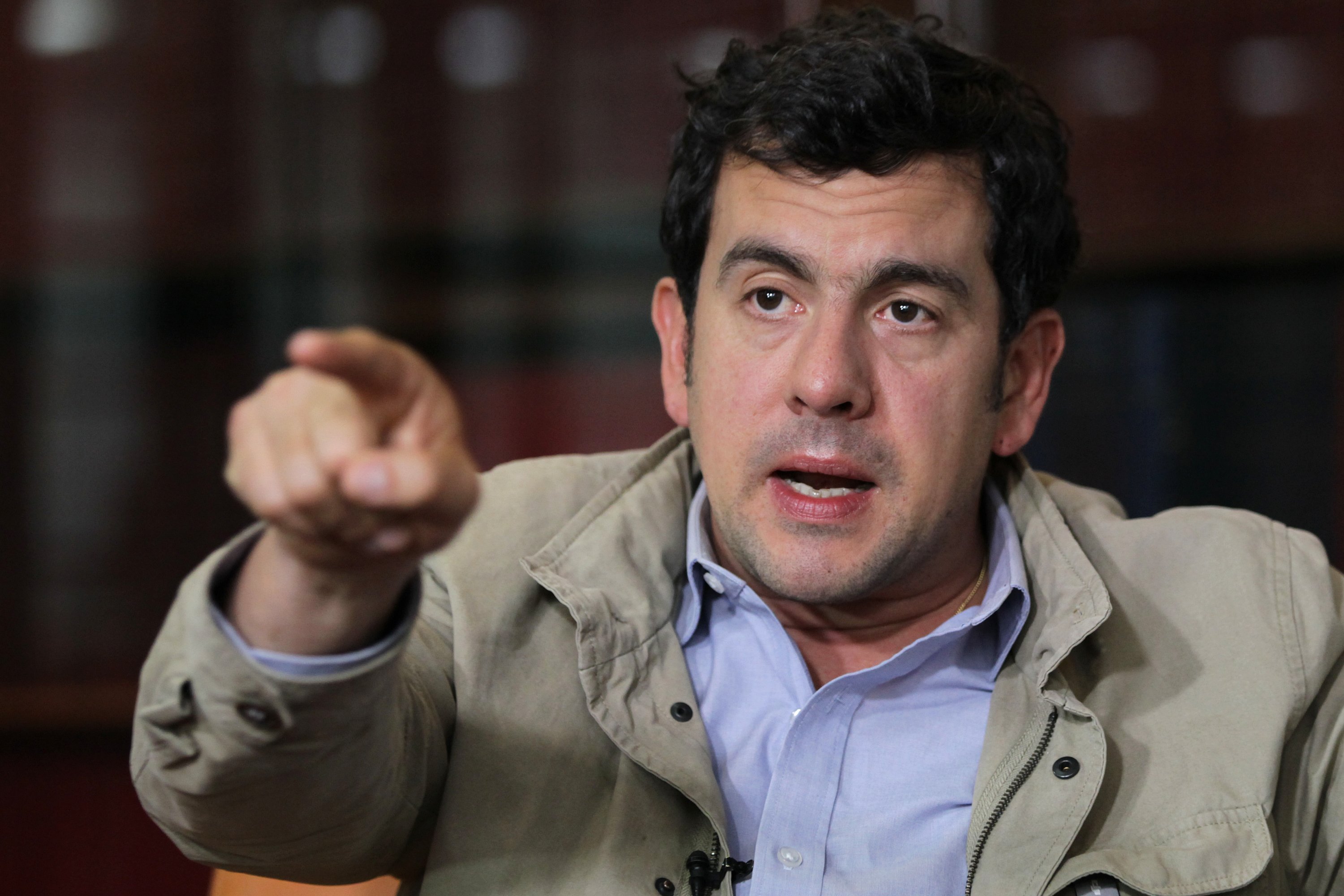 A los congresistas les interesa mantener su curul, y para lograrlo necesitan ser gobiernistas, asegura Rodrigo Lara.