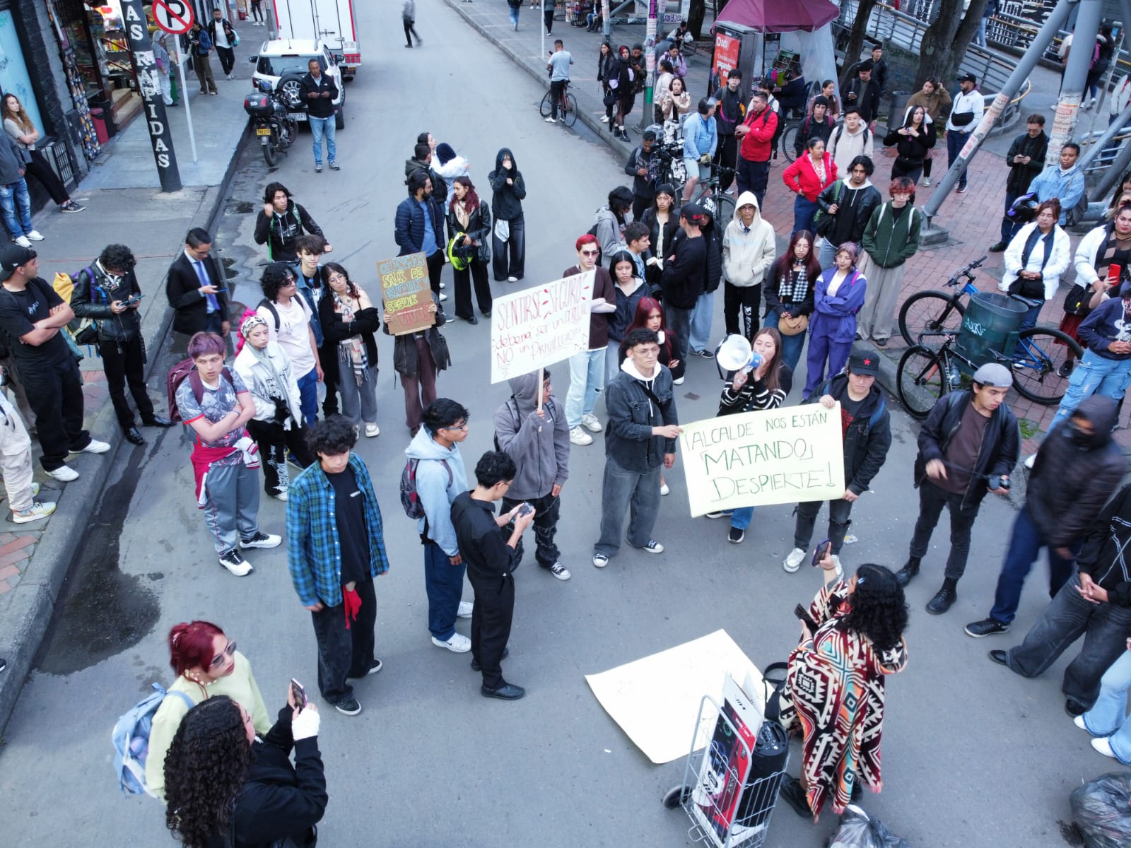 Manifestación en la calle 80