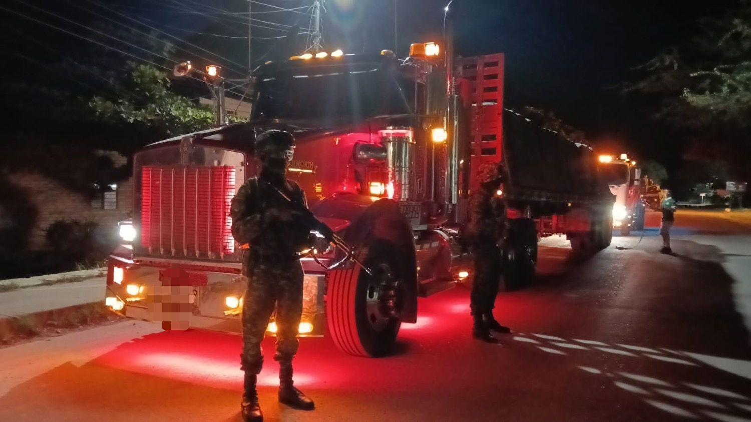 Operativo del Ejército contra robo de vehículos en la vía Panamericana.