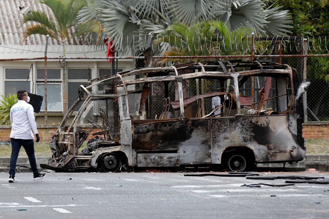 Atentado contra la Tercera Brigada de Cali, el 24 de abril de 2026.