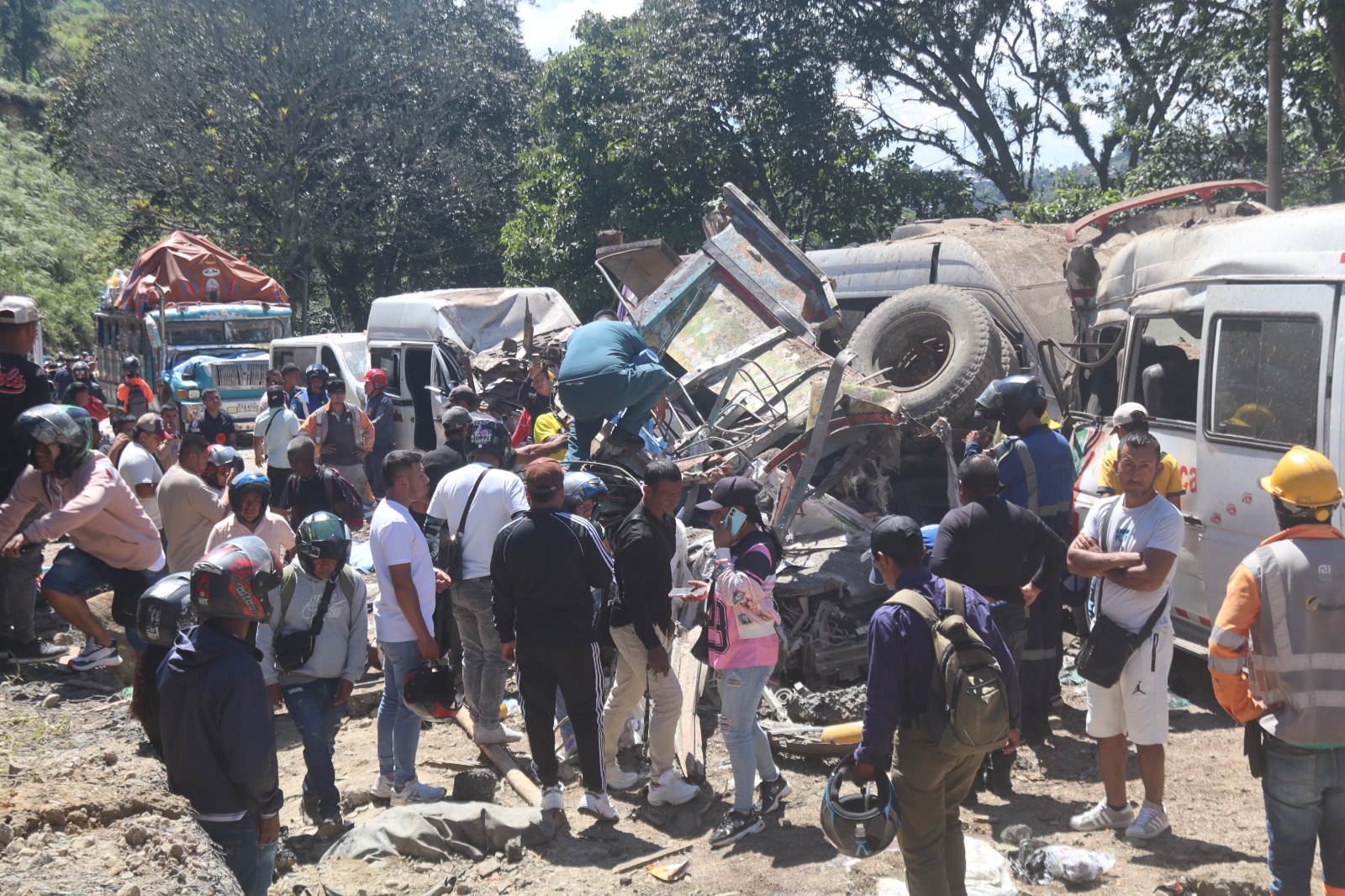 Van 14 muertos en ataque a la Vía Panamericana