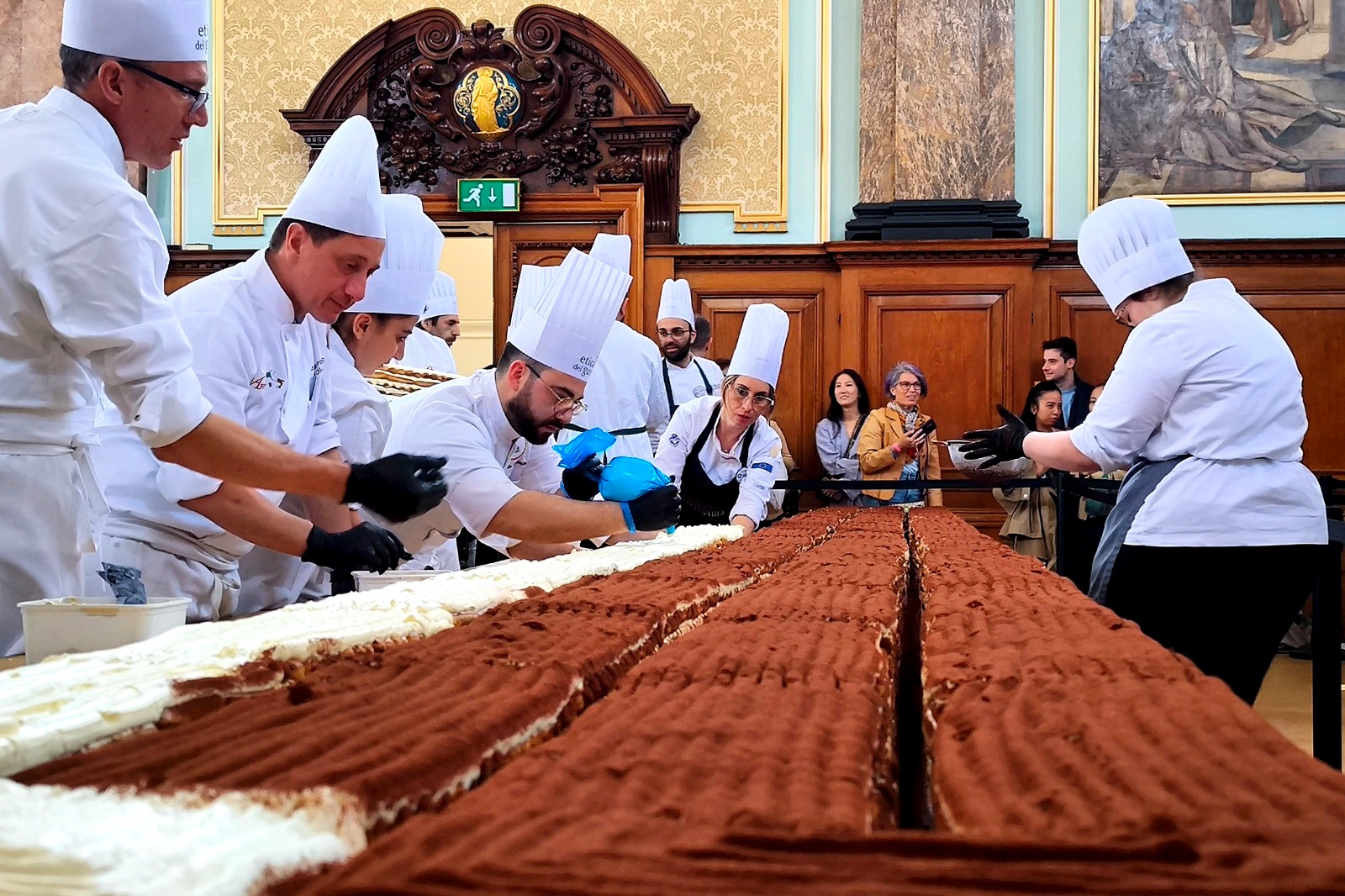 Tiramisú más largo del mundo.