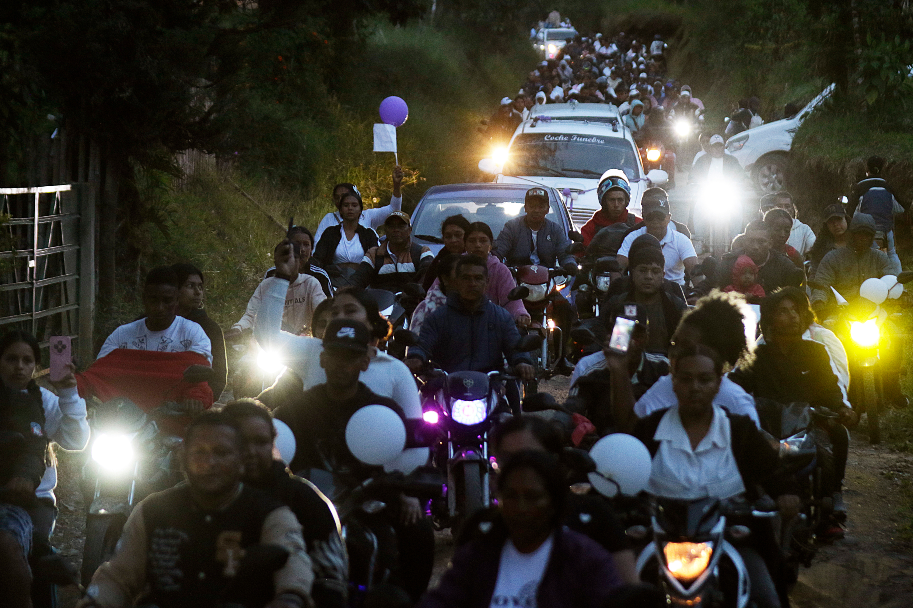 Velorio de las víctimas de la masacre en la vía Panamericana, Cauca