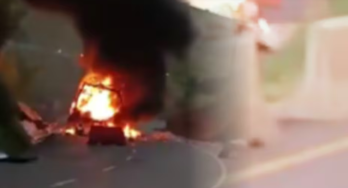 Investigan carro bomba en la vía Panamericana.