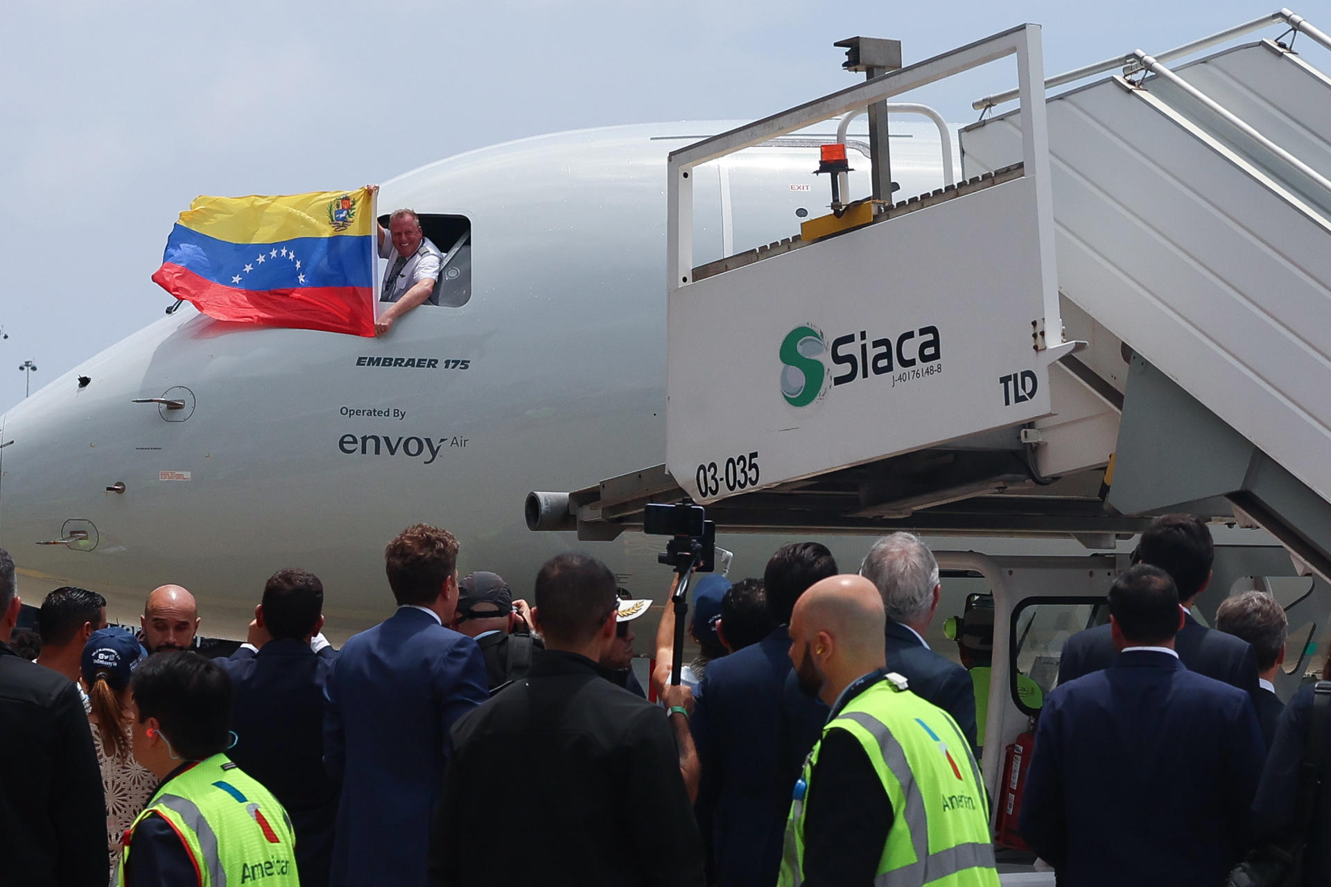 Vuelo de American Airlines de Estados Unidos a Venezuela, el primero tras la suspensión en 2019.