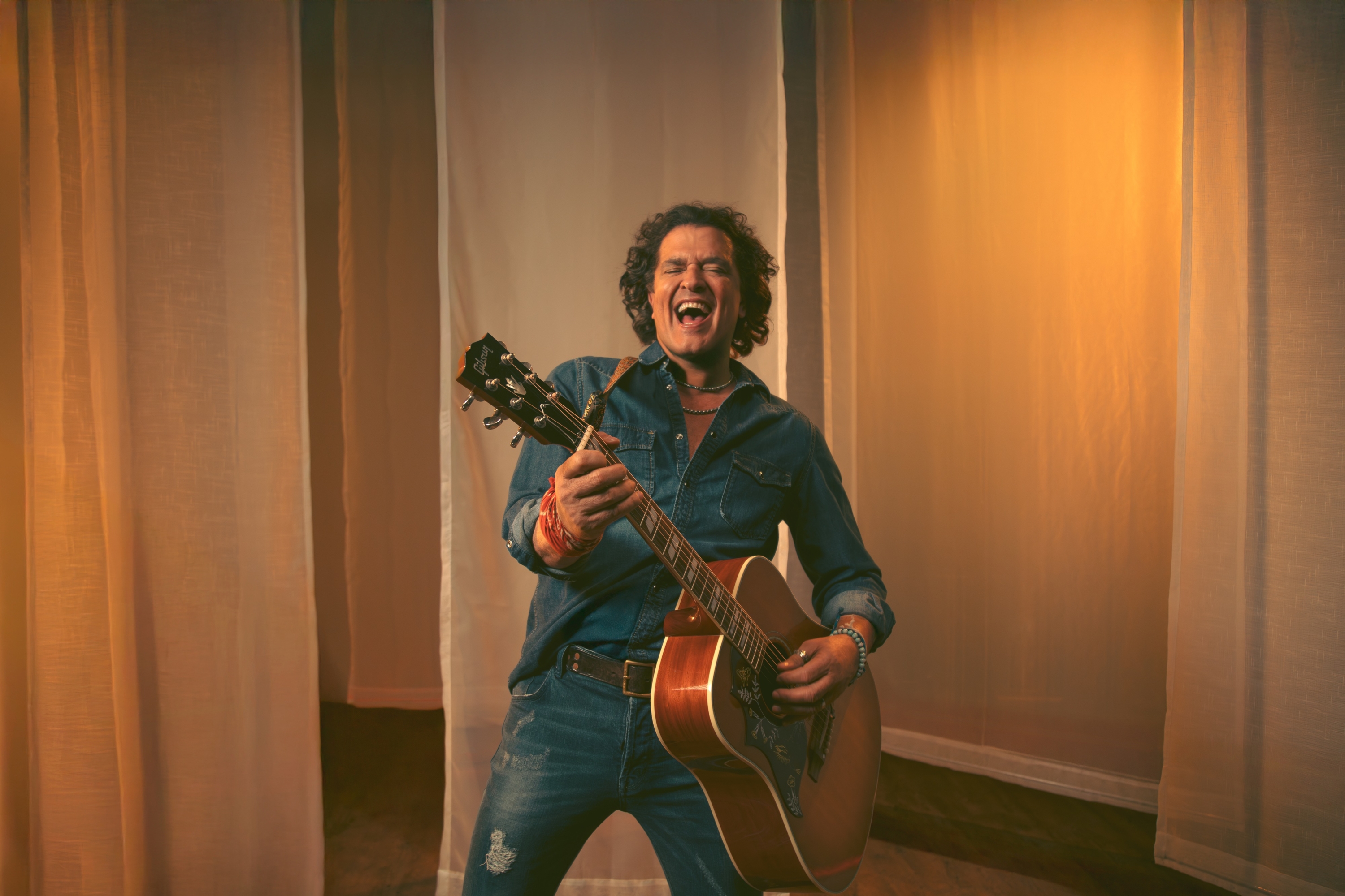 Carlos Vives presenta 'El último disco vol. 1', su nueva  producción con colaboraciones de Juan Luis Guerra y Niña Pastori
