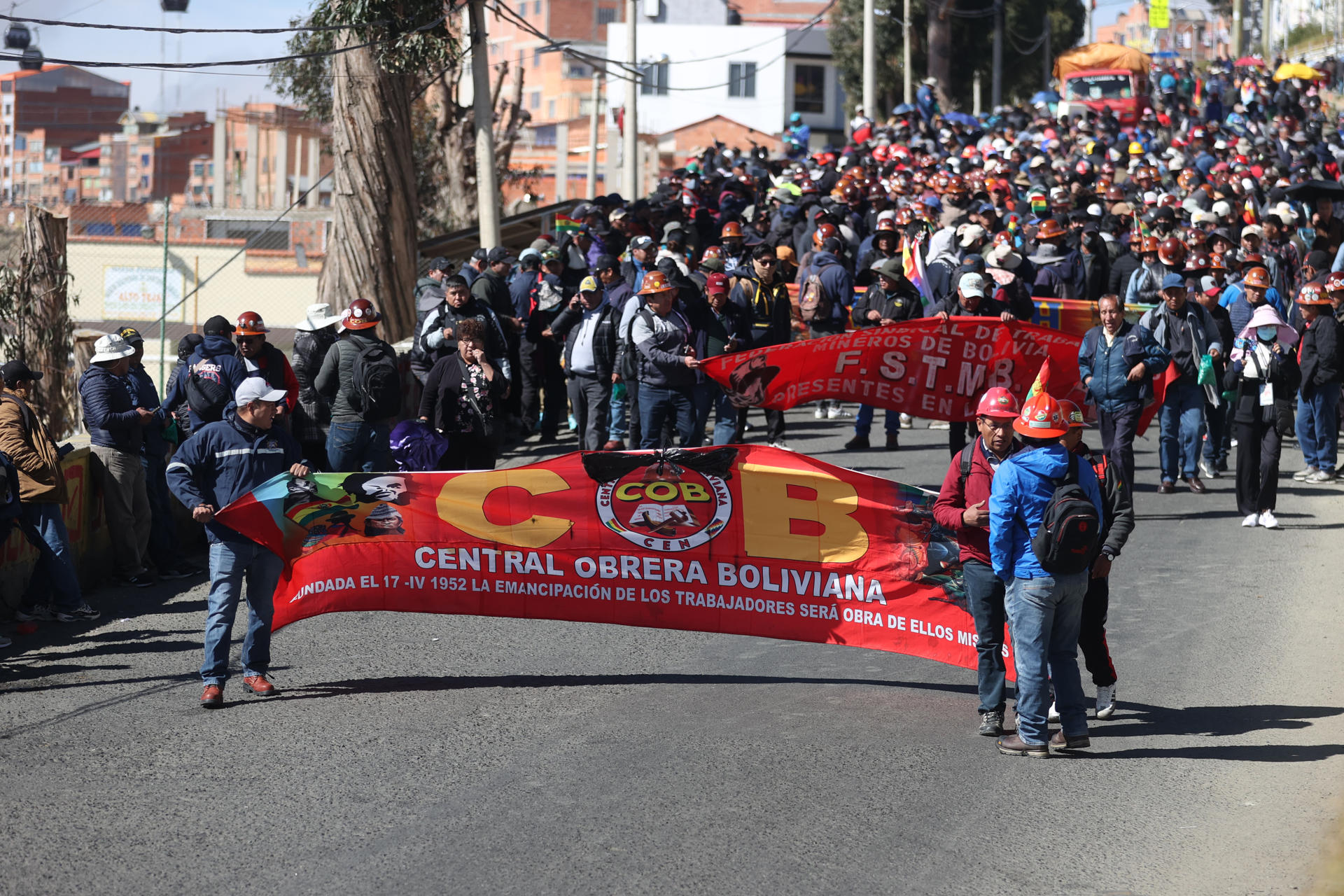 Protesta para exigir la renuncia del presidente de Bolivia, Rodrigo Paz