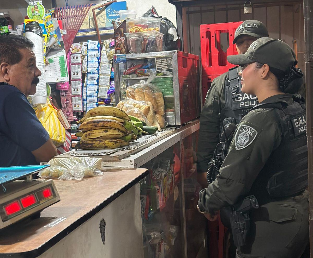 Policía