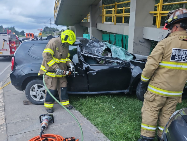 Reportan grave accidente en vía Briceño-Chía, cerca de Bogotá, que dejó un muerto