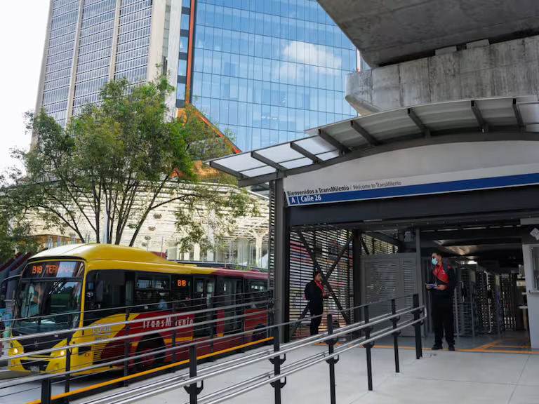 26th Street TransMilenio Station
