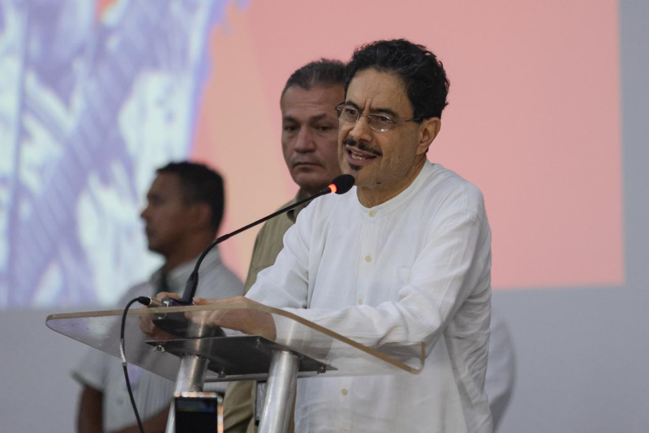 Iván Cepeda en evento en Cali.