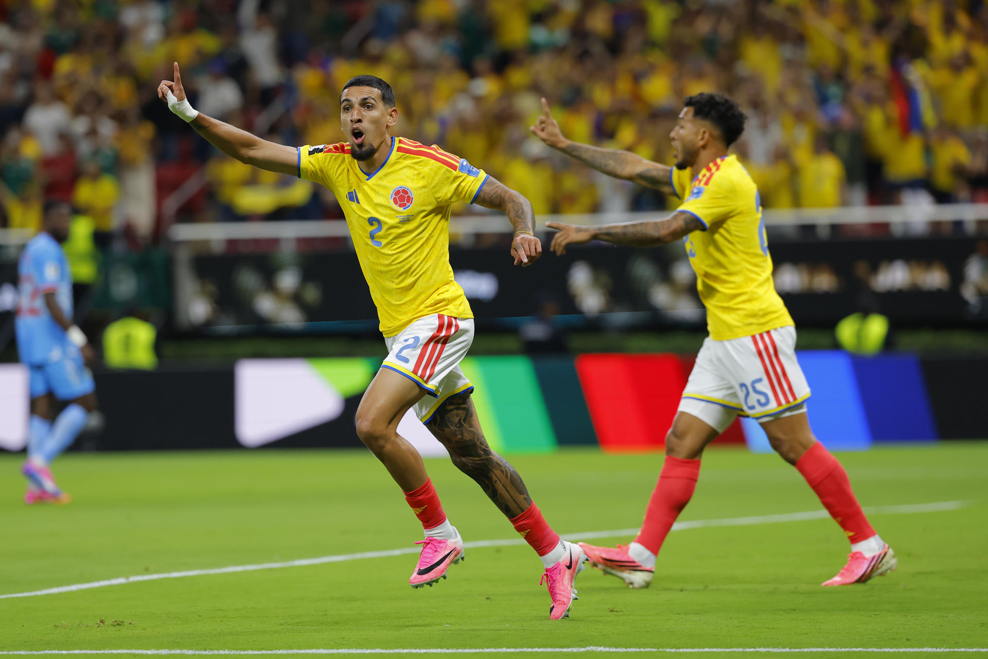 Goal disallowed by Daniel Muñoz.