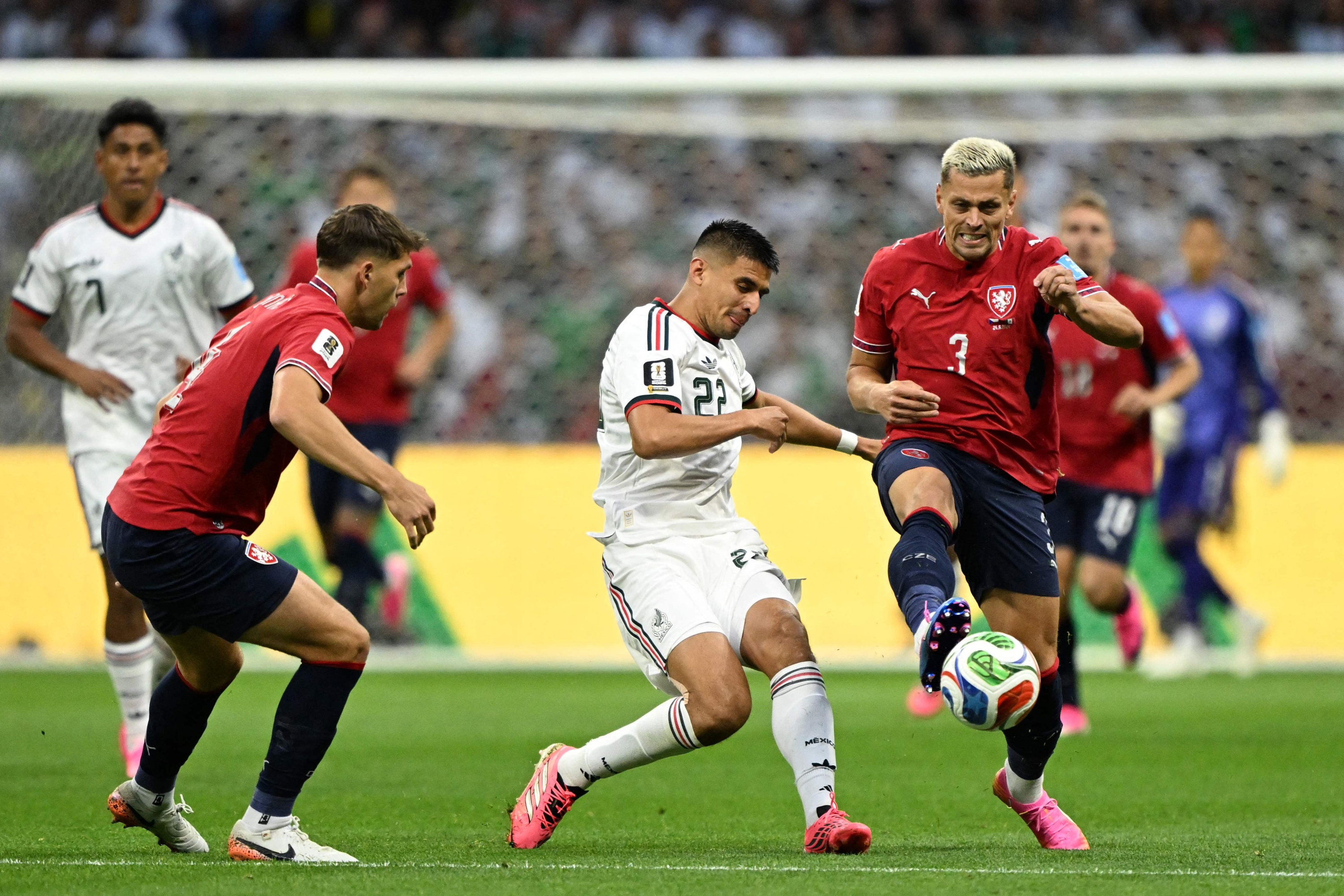 México hace puntaje perfecto tras vencer a República Checa en el cierre ...