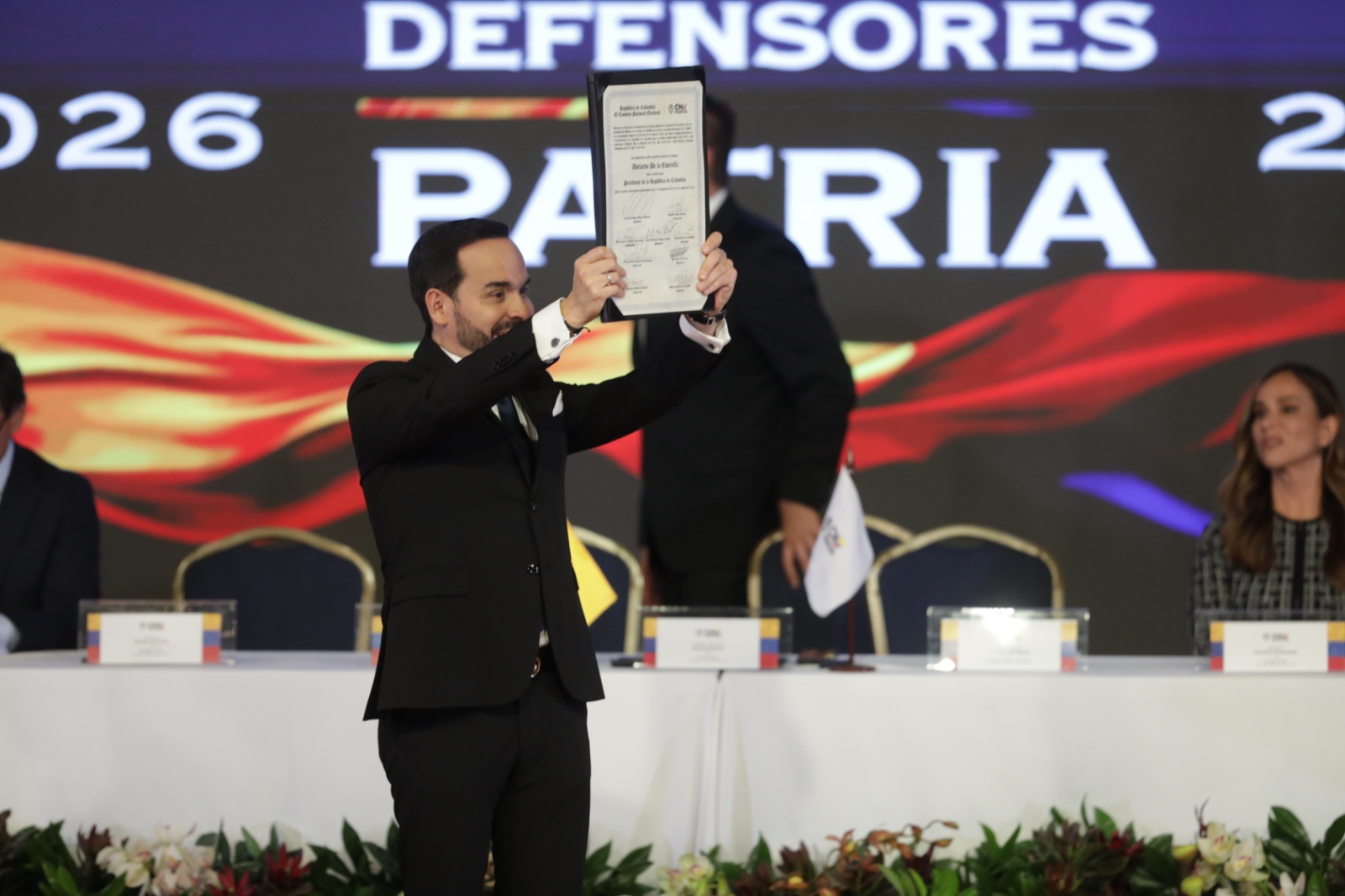 Abelardo de la Espriella en la entrega de las credenciales que lo oficializan como presidente electo