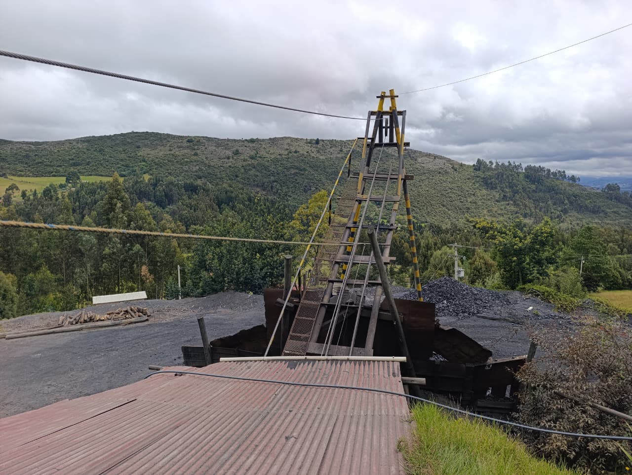 Operativos contra minas ilegales de carbón en Cundinamarca