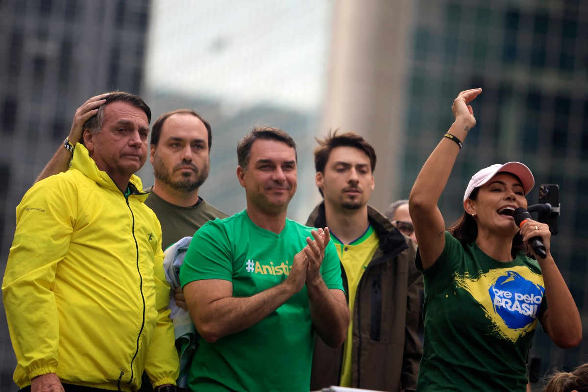 Familia Bolsonaro durante una manifestación.