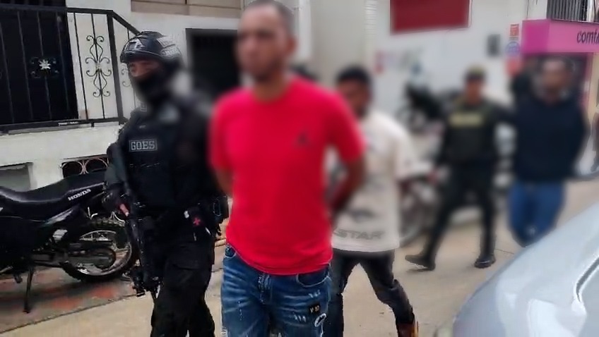 Tres espías o informantes del 'clan del Golfo' en Segovia fueron capturados por el GOES de la policía.