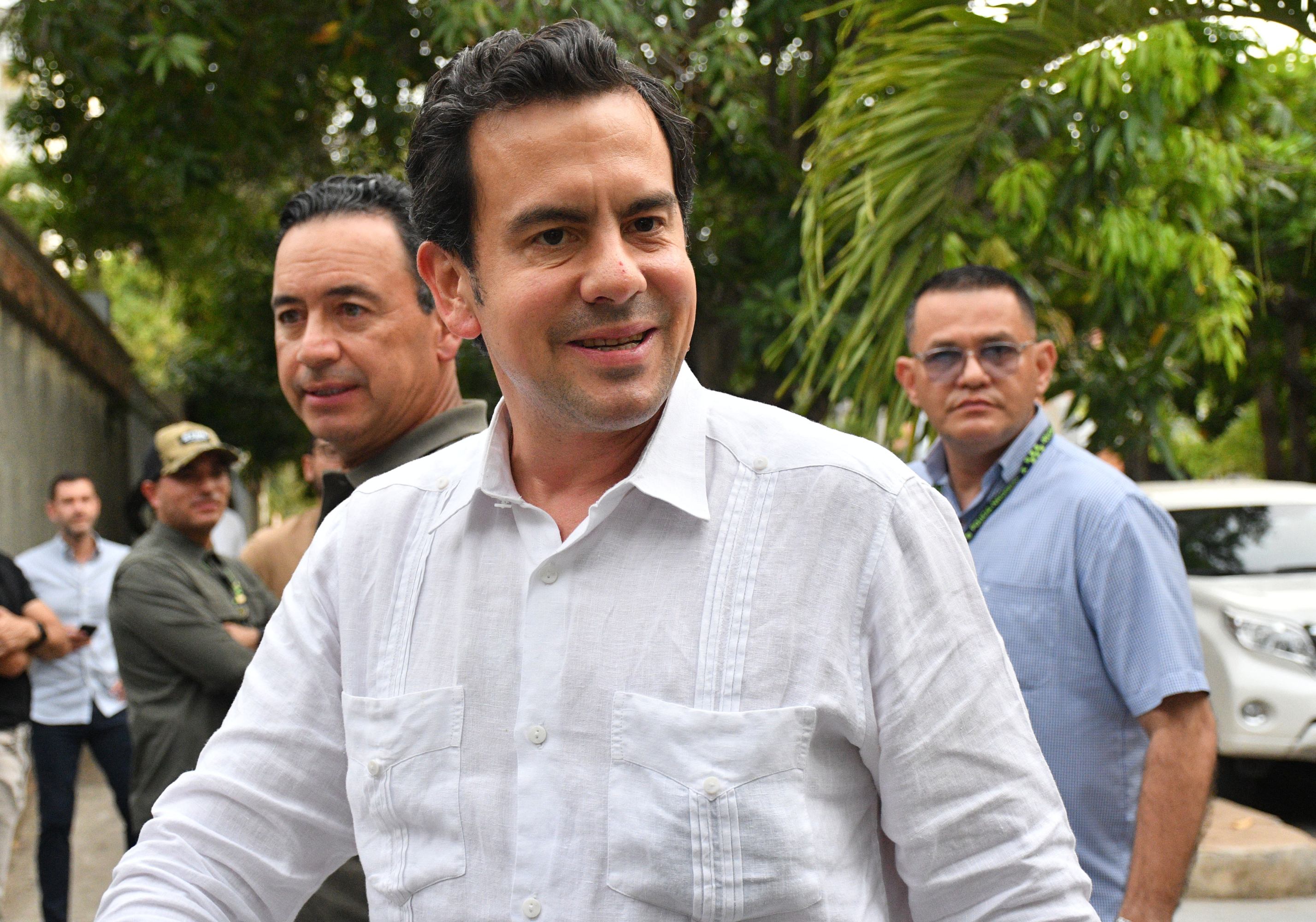 The elected President of Colombia Abelardo De La Espriella holds a council in the city of Barranquilla with the 11 ministers designated for his government. The meeting will function as a summit of the incoming Government and will have the purpose of reviewing the main challenges that the new administration will face before assuming power.
