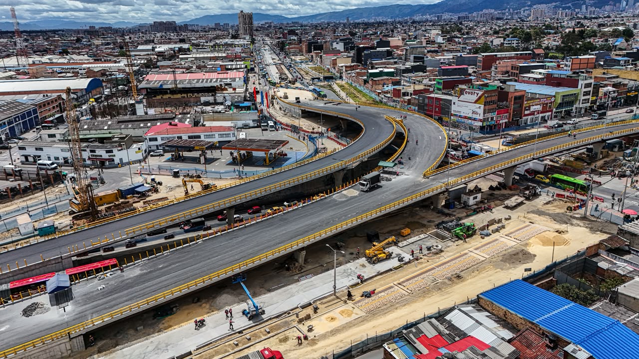 Works on the Venice Bridge, in Group 1 of 68th Avenue