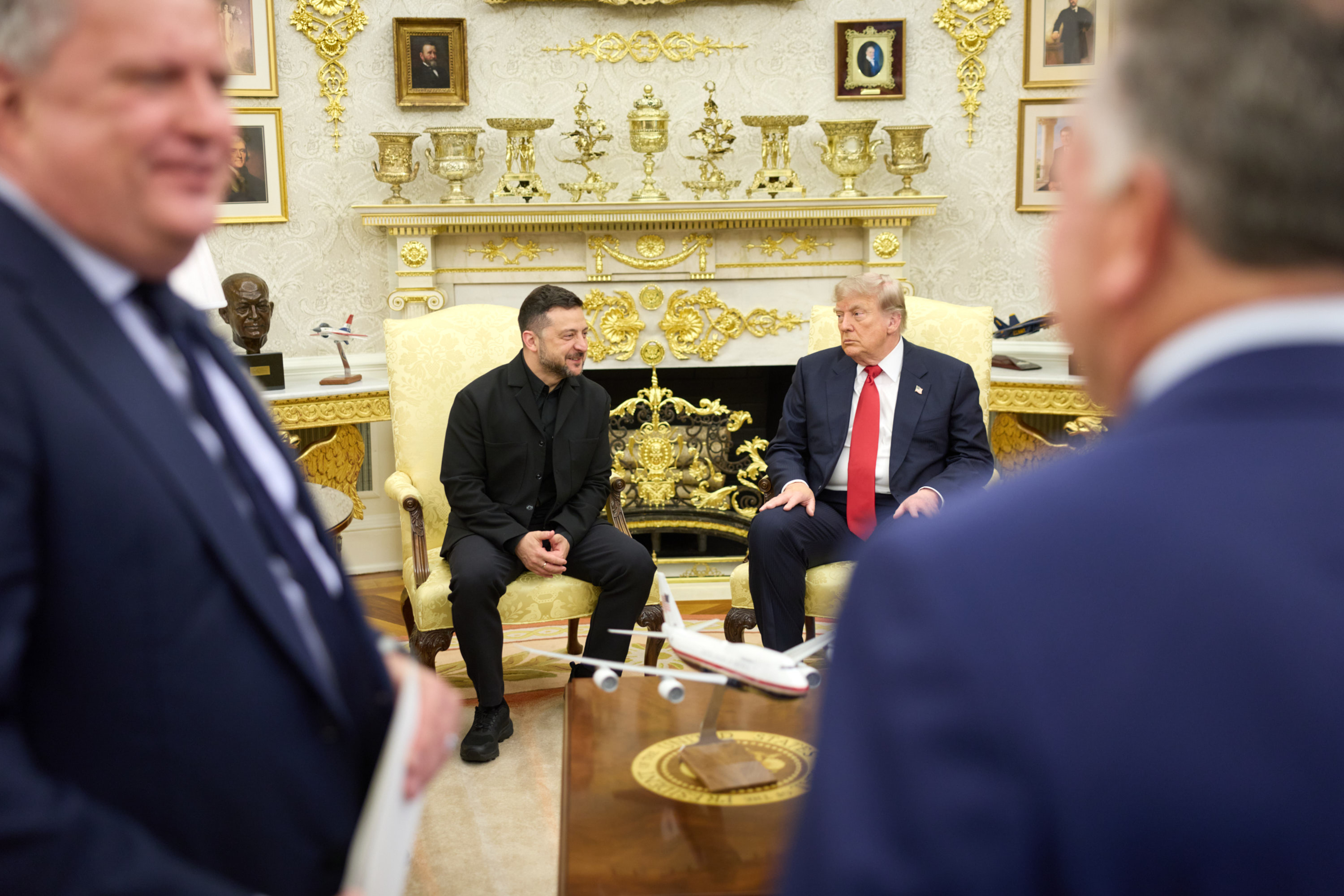 El presidente de Estados Unidos, Donald Trump, recibió este martes a su homólogo ucraniano, Volodímir Zelenski, en la Casa Blanca.