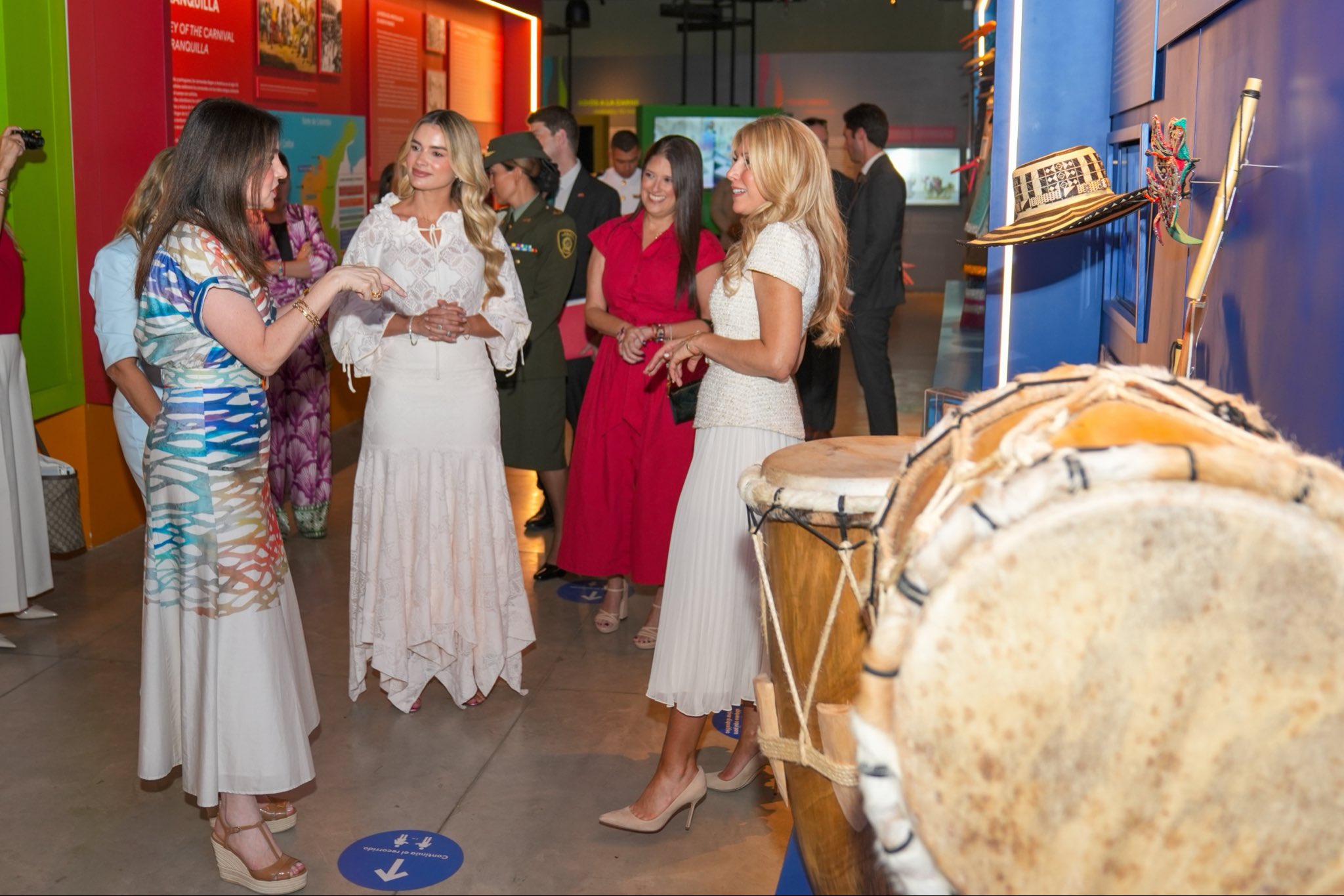 Ana Lucía Pineda and Jeanette Dousdebes Rubio toured the Barranquilla Carnival Museum.