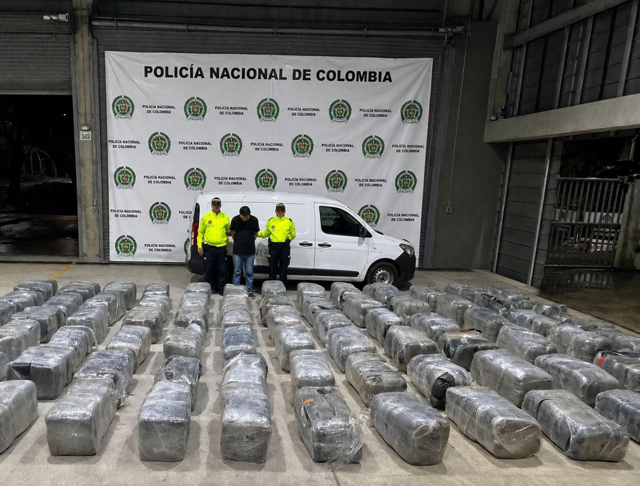 2.5 tons of marijuana were seized by the Medellín authorities after being sold by the Cauca dissidents to 'Los Triana'.