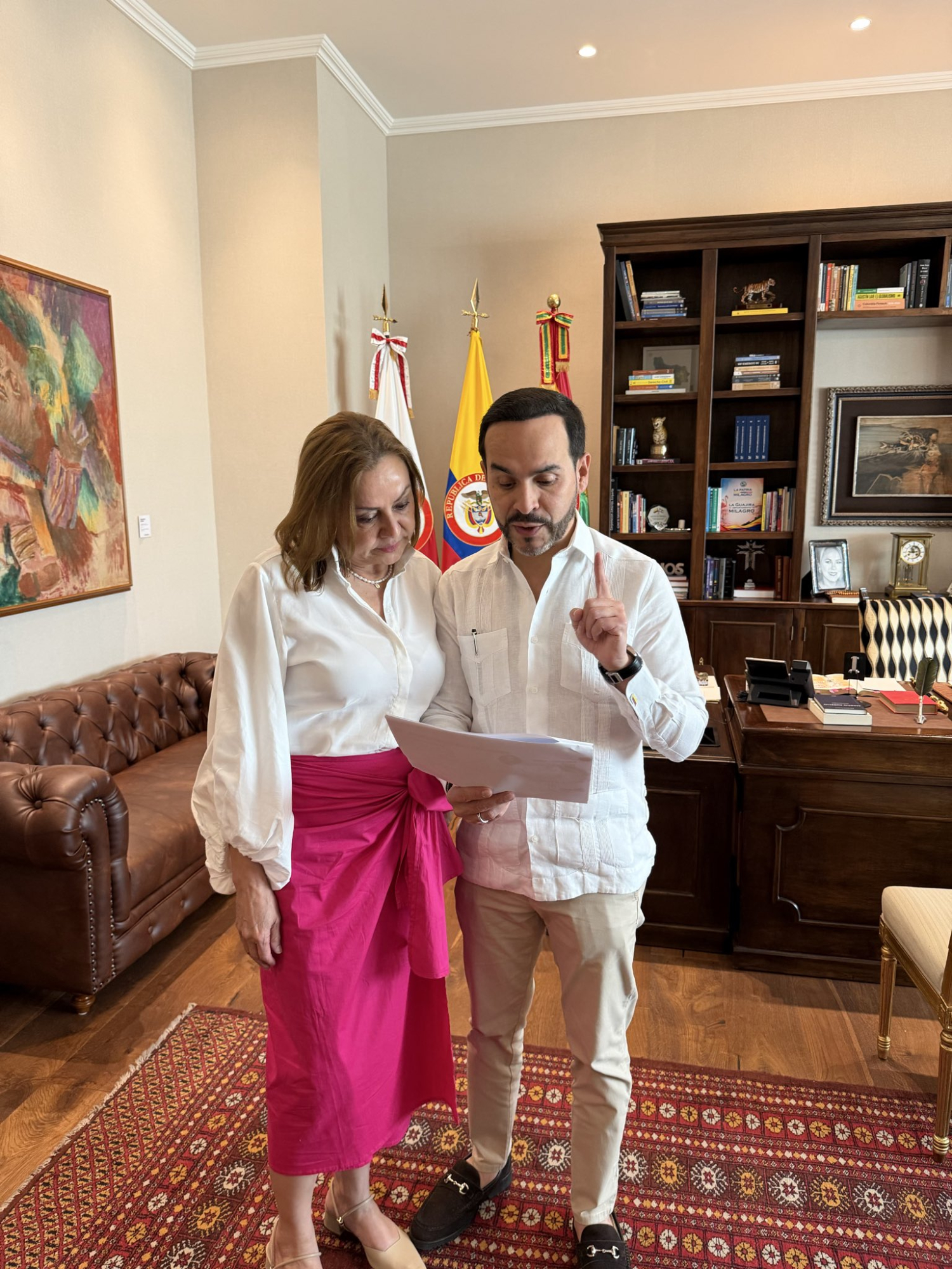 President Abelardo De La Espriella and the Minister of Mines, María Nohemí Arboleda Arango