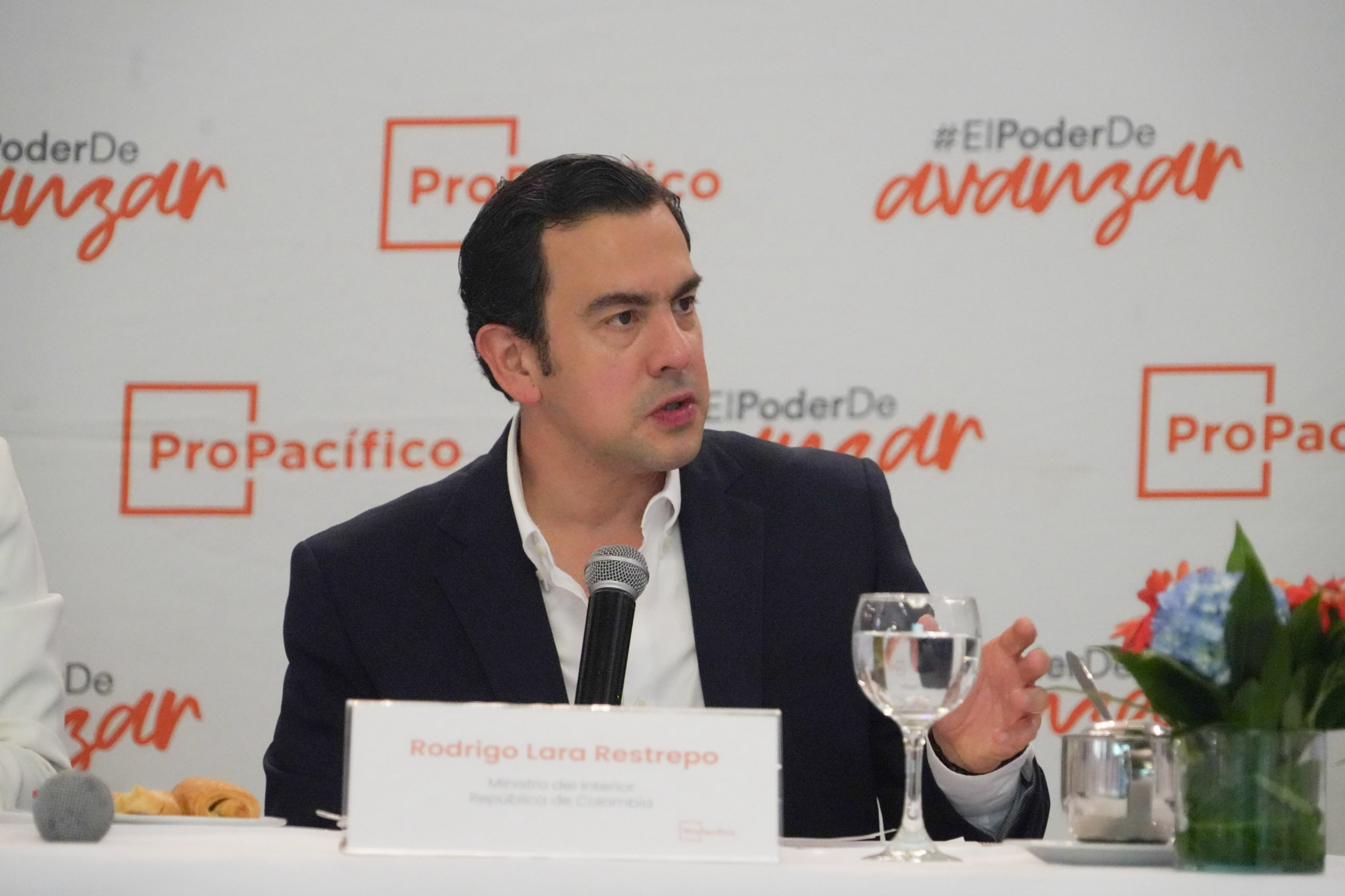 The Minister of the Interior, Rodrigo Lara.