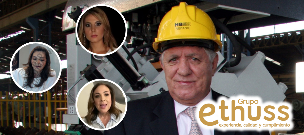 William Vélez, his daughters and María Eugenia Ruiz